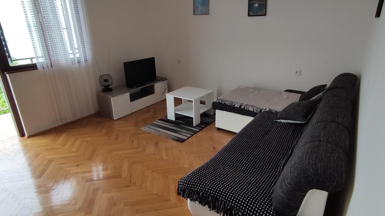 Apartment Meri 2Nd Floor Dramalj Esterno foto